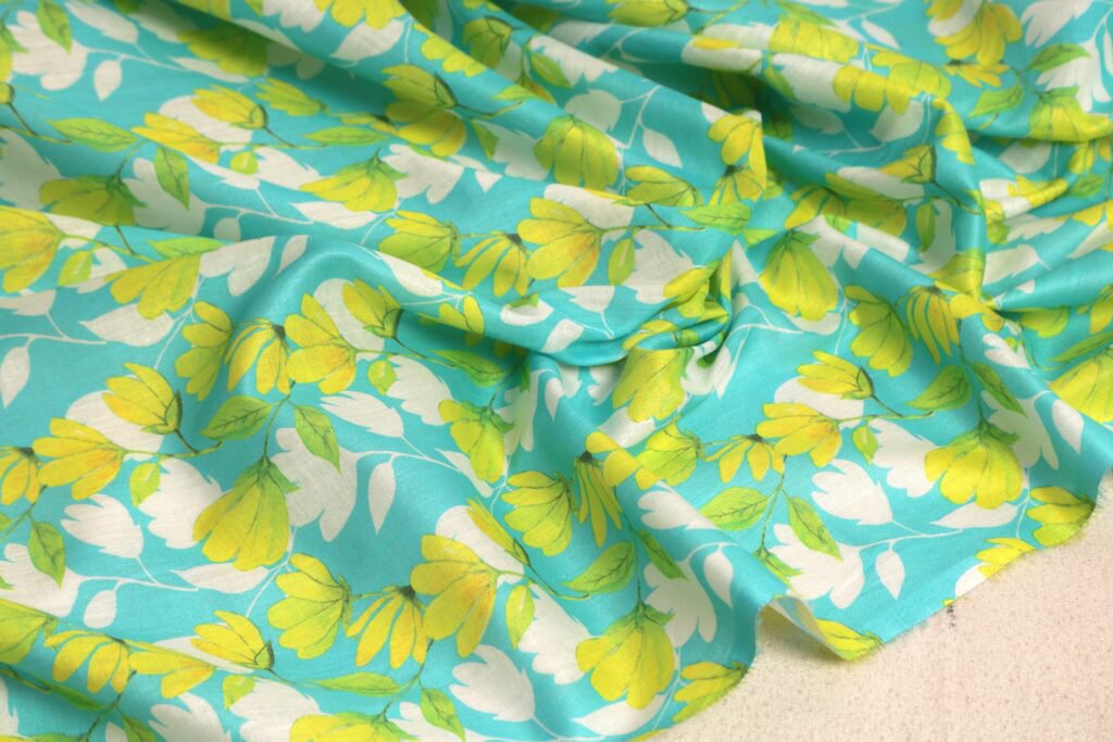 2 piece printed lawn suit LW25W2