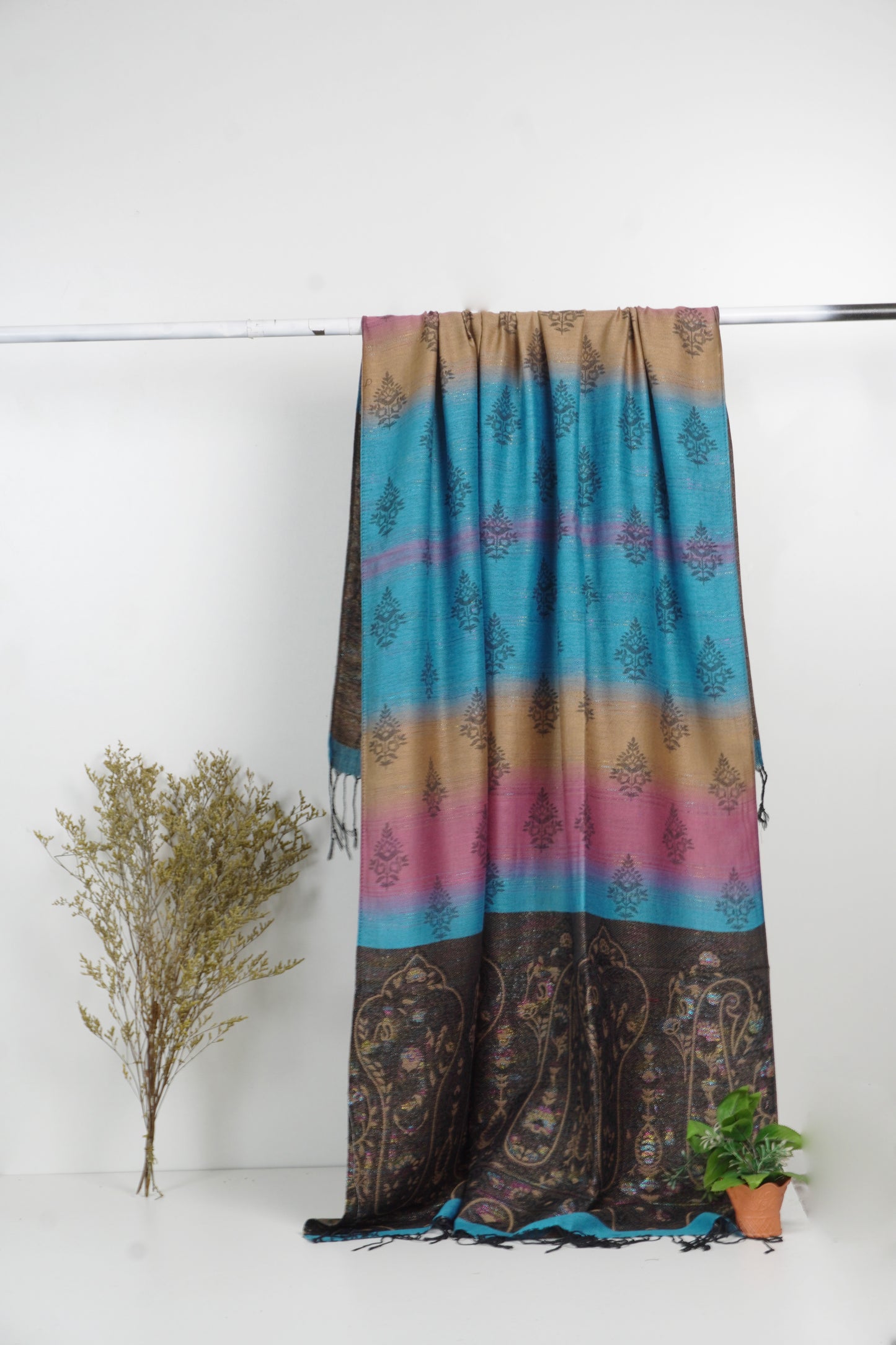 WINTER FANCY WOOL SHAWL DYE AND DYE 03