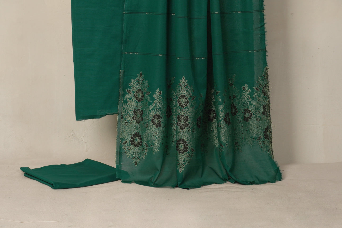 Lawn 3 piece with light weight Jacquard shawl BSL29