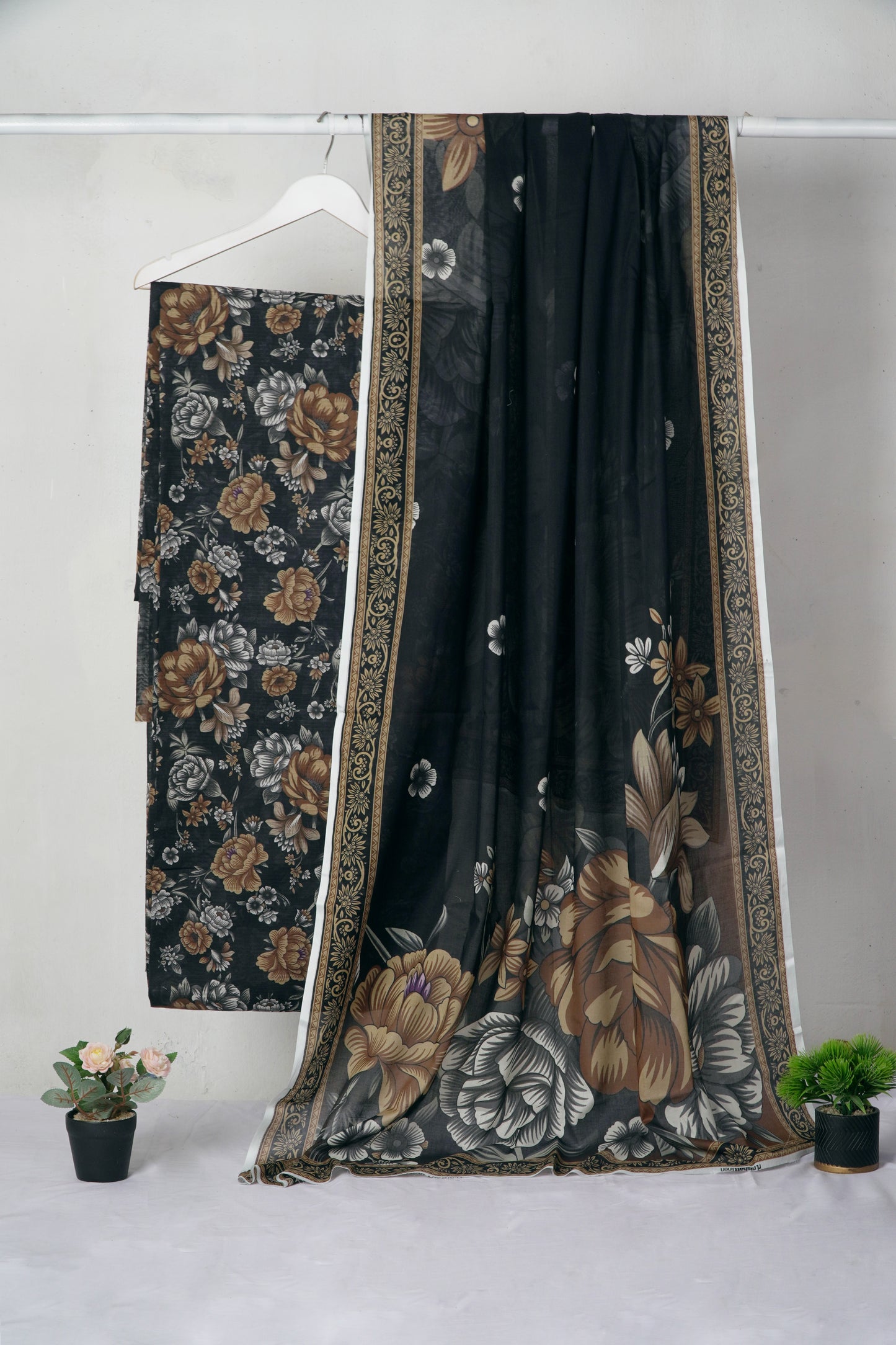 3Piece - Printed Lawn Suit LPT19
