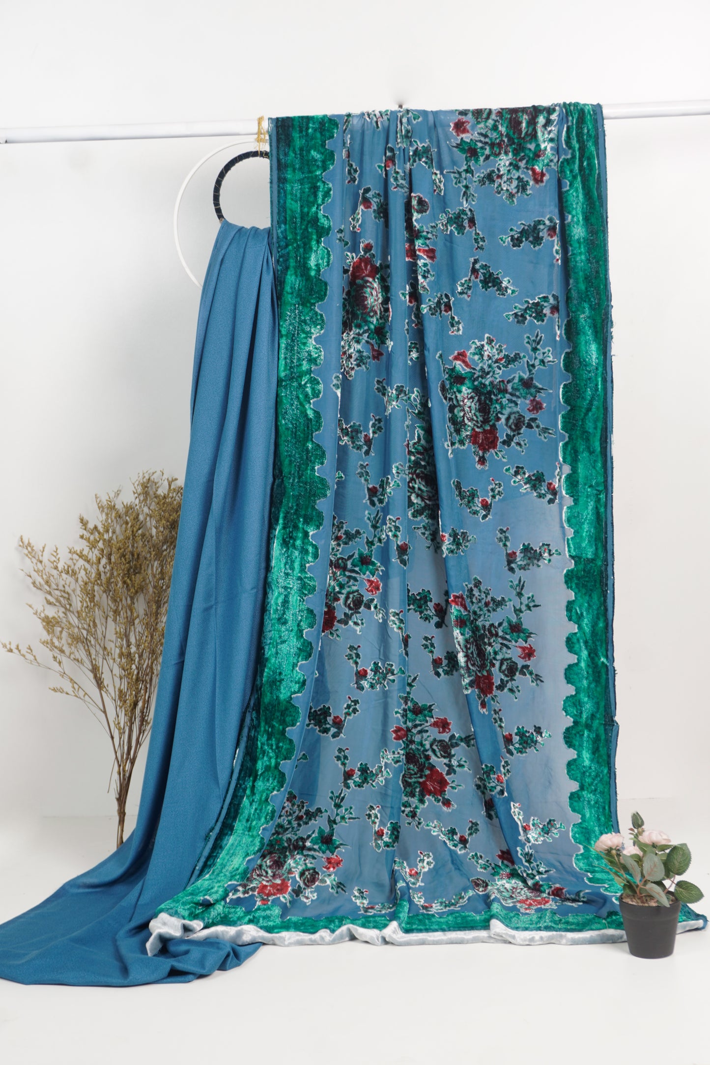 3 piece winter printed Palachi Shawl with Rice karandi shirt & Trouser (zinc.f) LNED