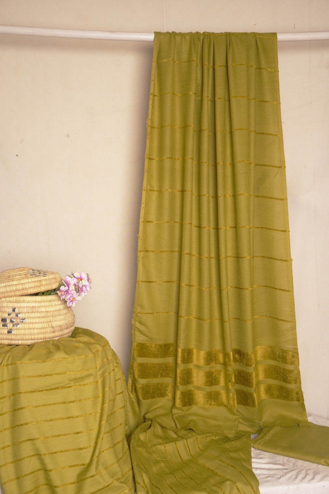 Alpine Velvet line Dhanak base Green color 3 PC VT06