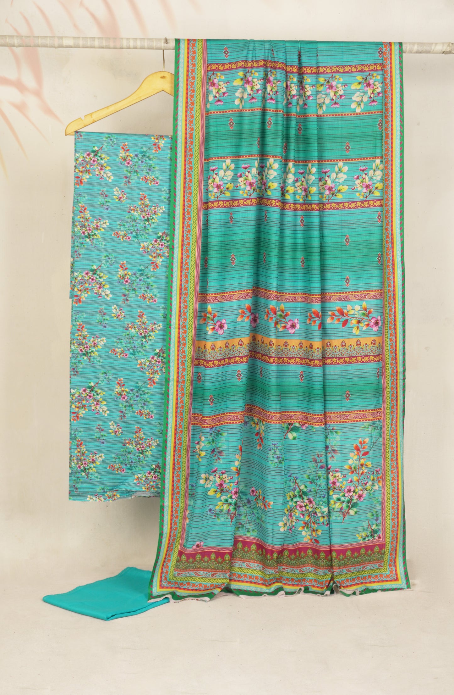 Lawn Printed 3 piece MHN3