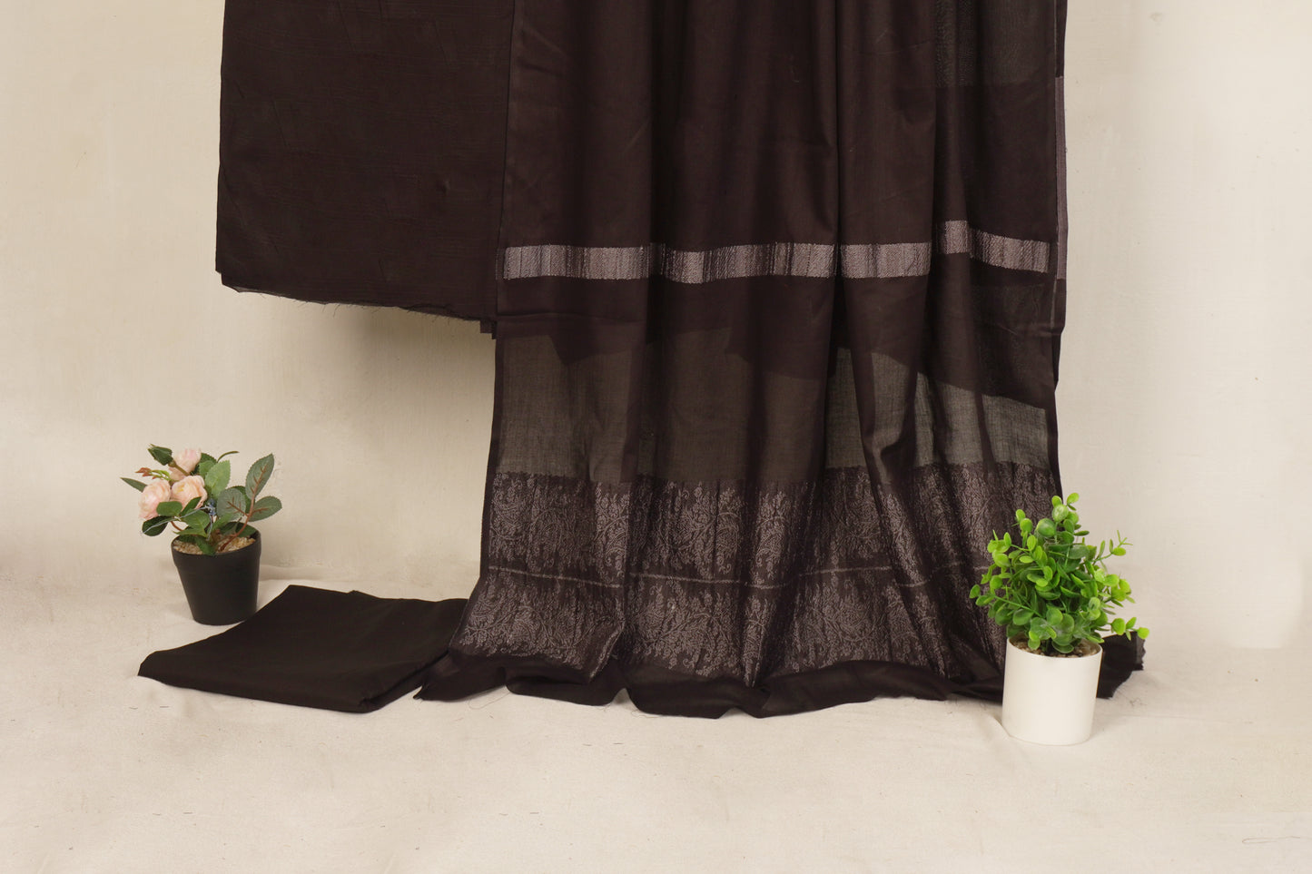 3 Piece  doria lawn with banarsi shawl black   BSL16