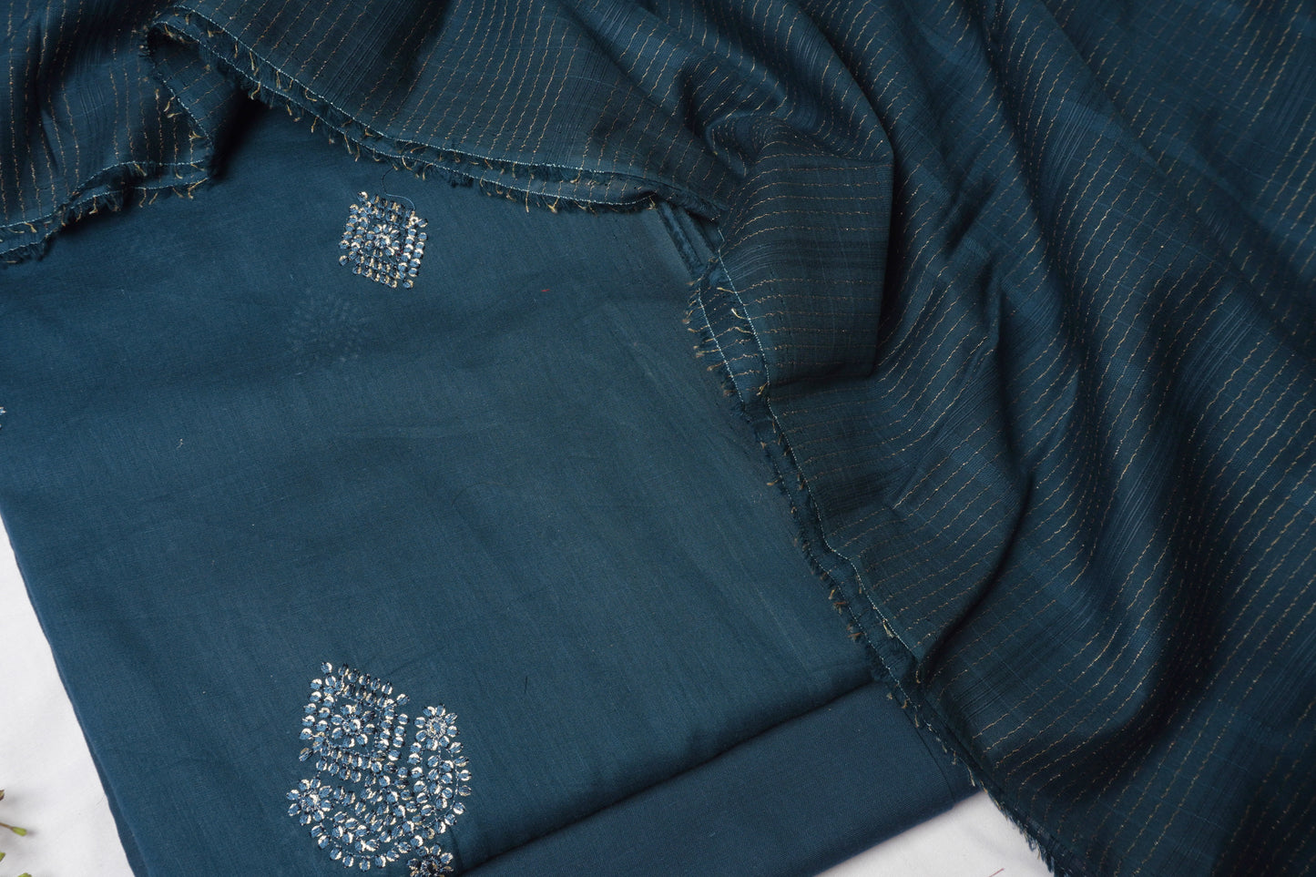 3 piece lawn  Embroided shirt with zariline soft shawl    RE7
