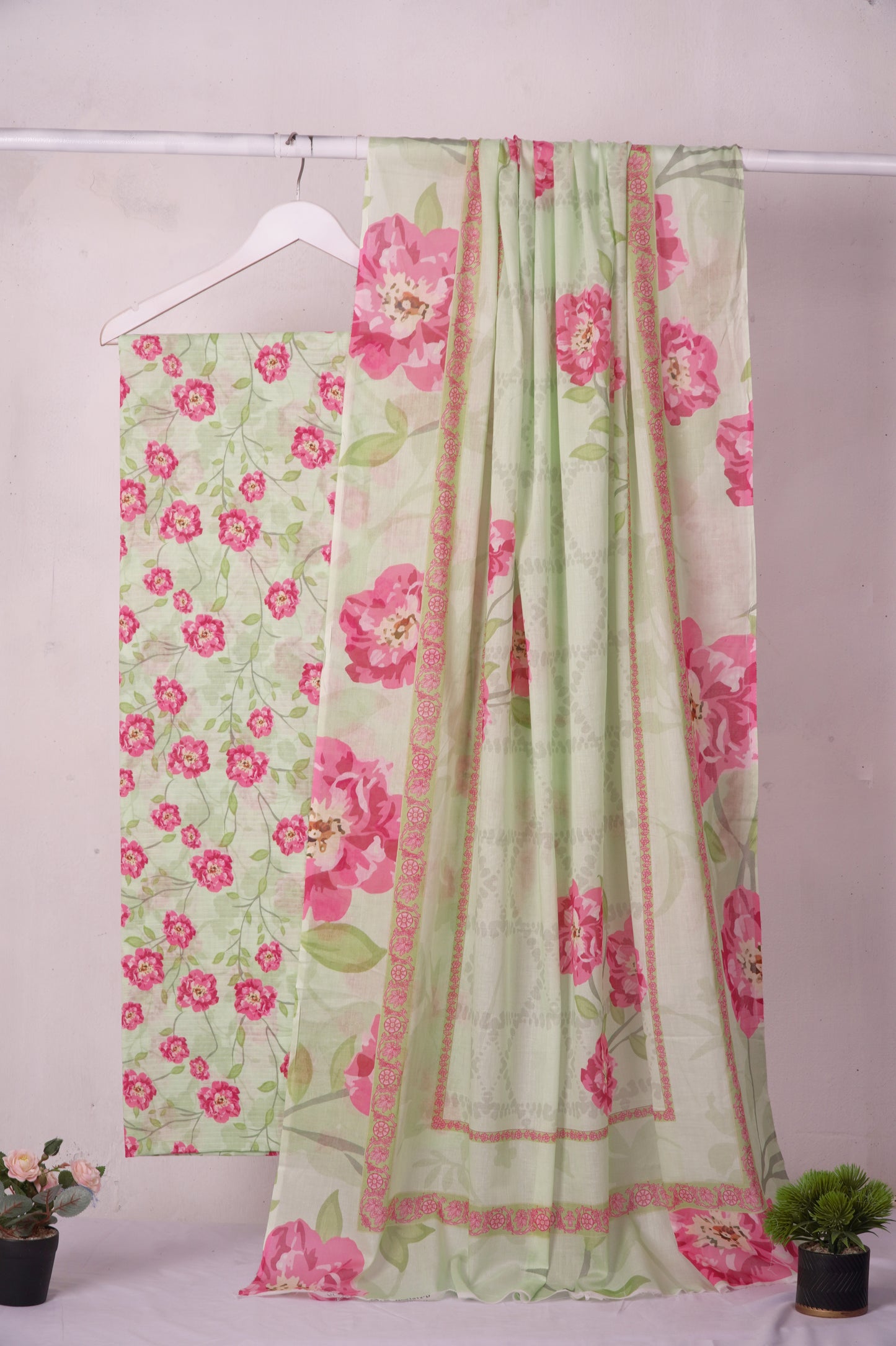 3Piece - Printed   Lawn Suit LPT16