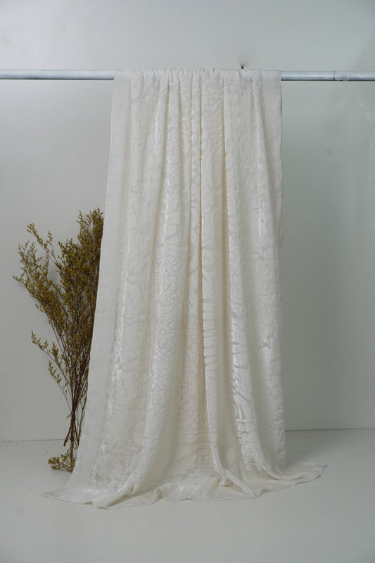 Winter Palachi shawl  offwhite (dyeable)  Ps2