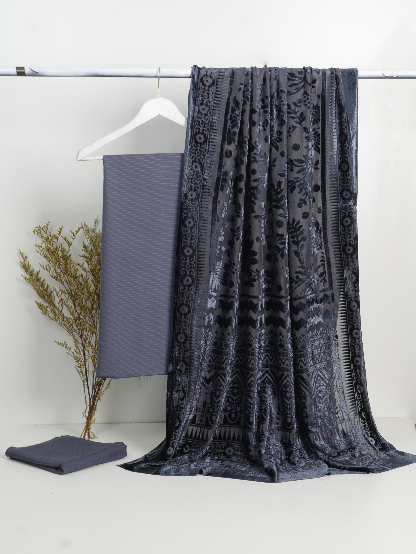 3 piece winter Palachi Shawl with Bana Dora  Dhanak Marina shirt & Trouser (GREY)