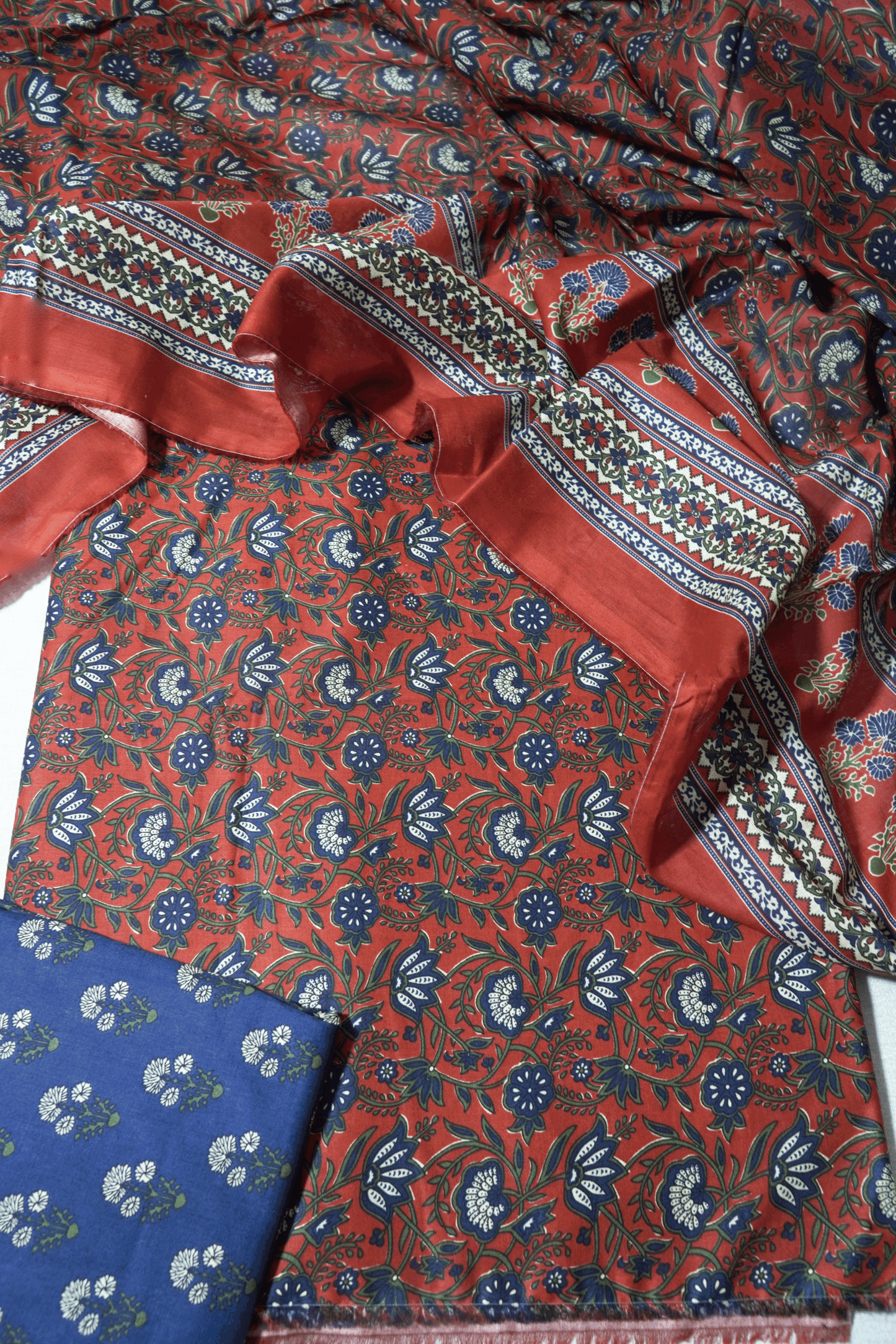 3Piece – Superior Printed Lawn Suit  ₨3,090.00 ₨2,750.00 BS2401.20