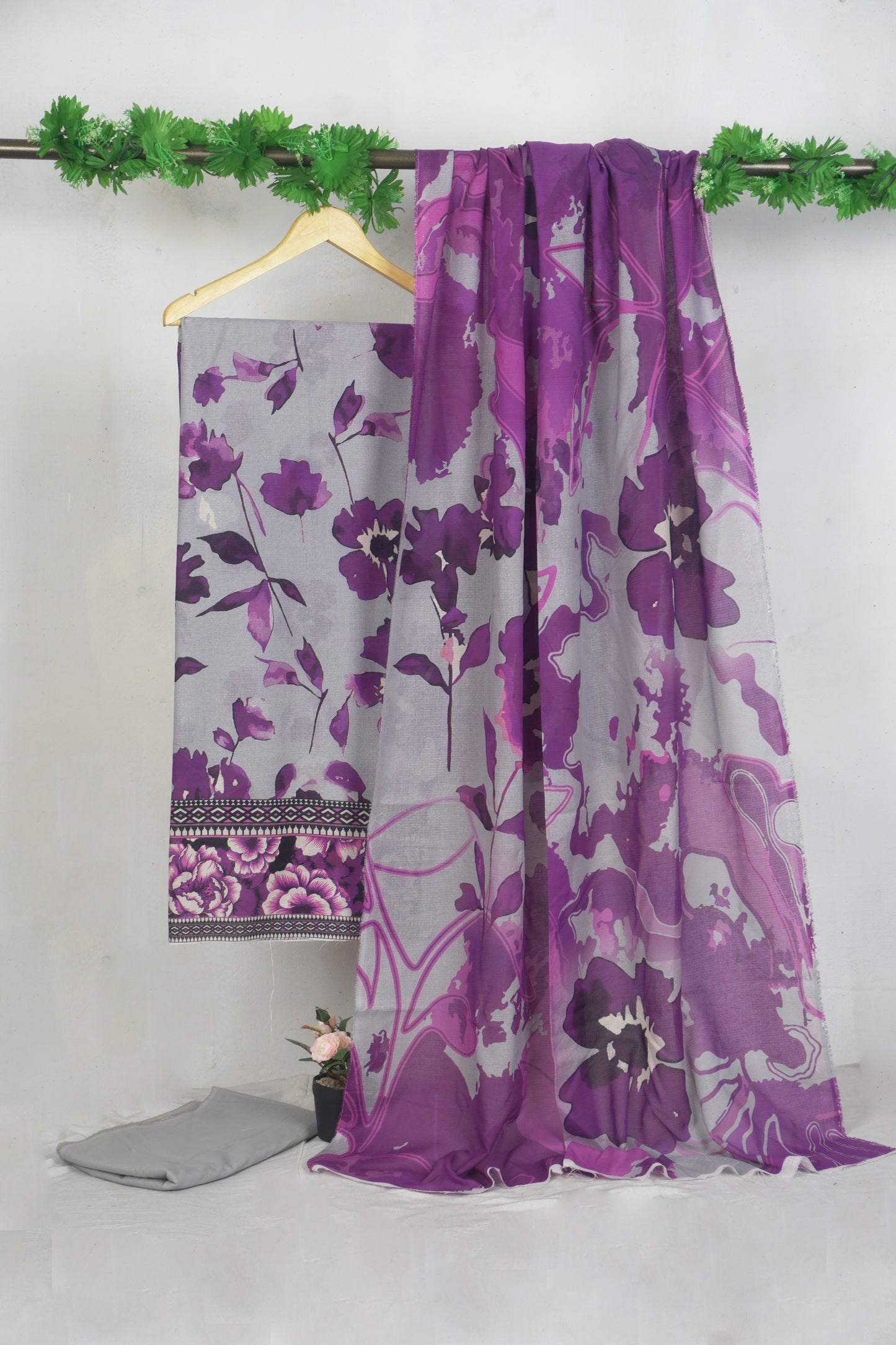 3Piece - Printed BANA DOORIYA Lawn Suit SRD2