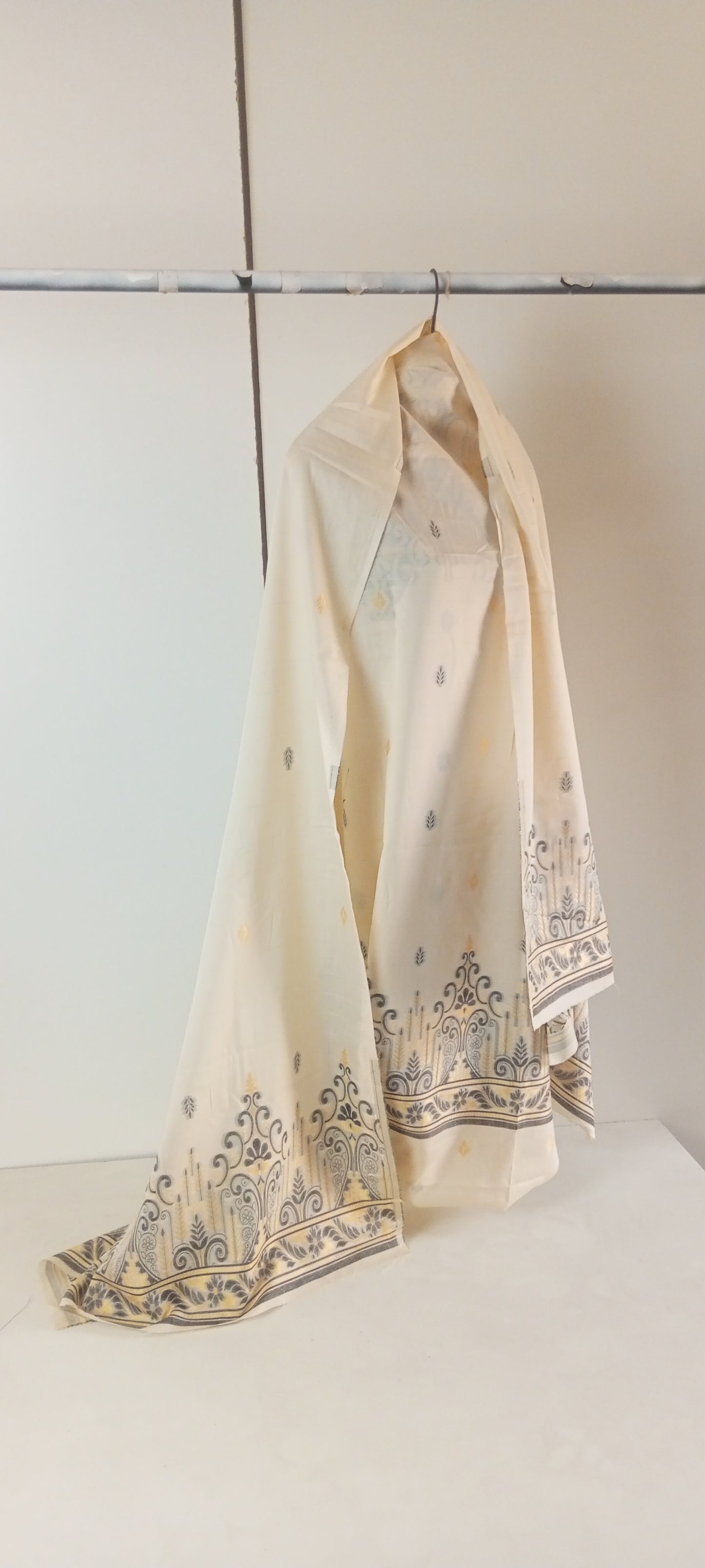 Lawn 3 piece with light weight Jacquard shawl  W.black